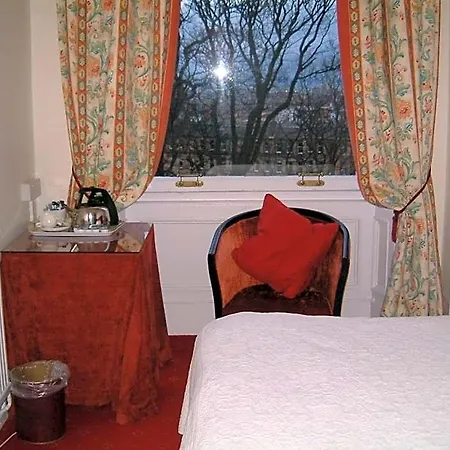 Terrace Hotel 2*