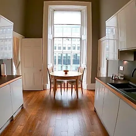 Escape To @ Albyn Place * Edimburgo