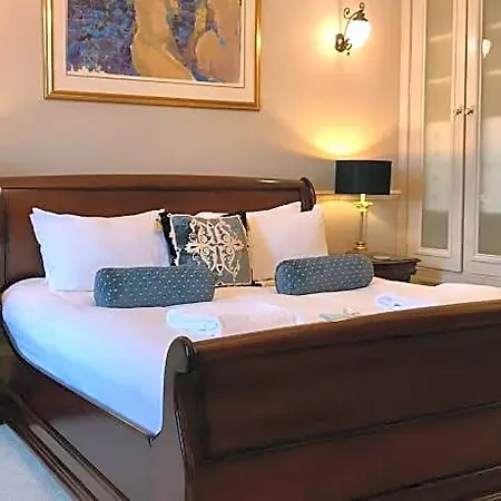 Escape To @ Albyn Place Edimburgo