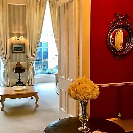Escape To @ Albyn Place Edimburgo