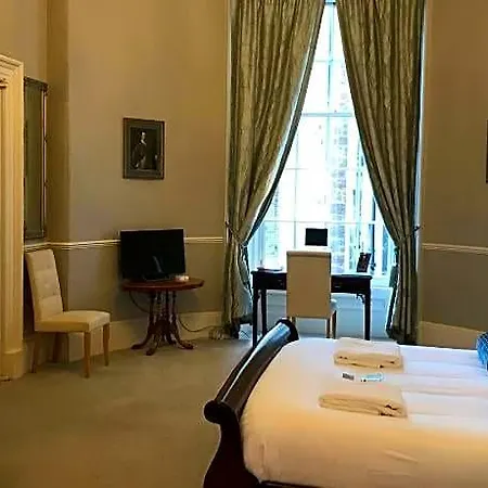 Escape To @ Albyn Place * Edimburgo