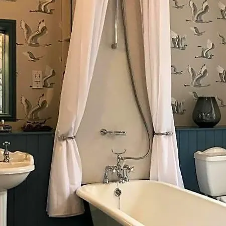 Apartamento Escape To @ Albyn Place Edimburgo
