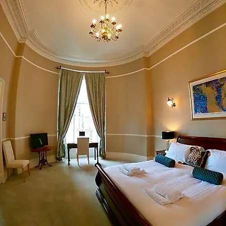 Escape To @ Albyn Place Edimburgo