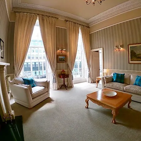 Escape To @ Albyn Place Edimburgo