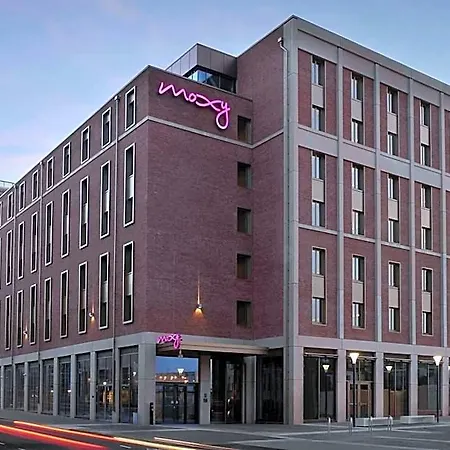Hotel Moxy 4*
