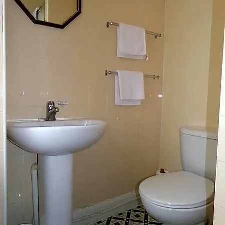 Averon Guest house Edinburgh