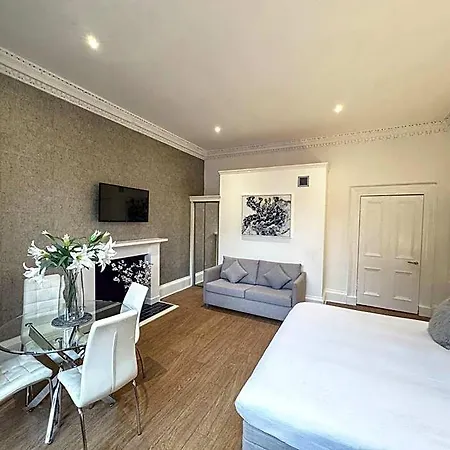 Hanover 71 Guest house 3*
