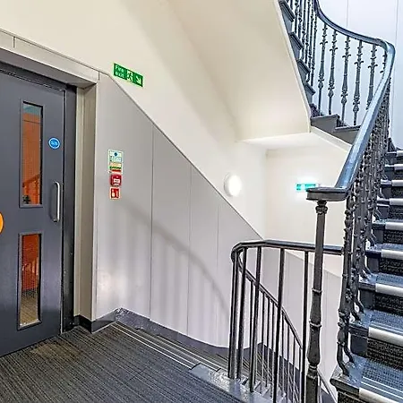 Easyhotel Hotel