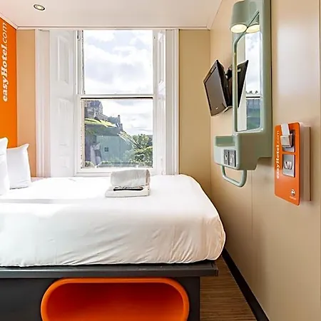 Easyhotel Hotel 2*