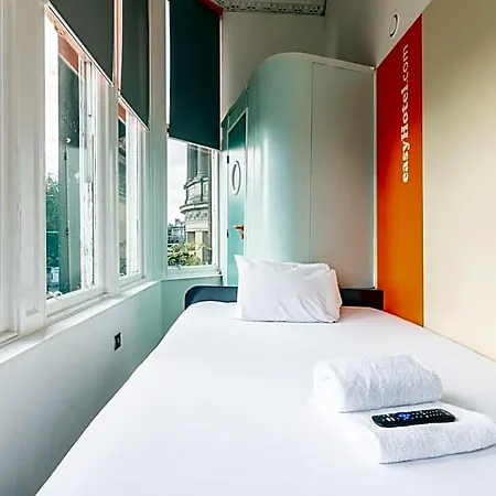 Easyhotel Hotel 2*