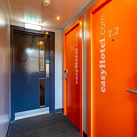 Hotel Easyhotel 2*