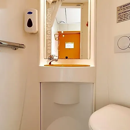 Hotel Easyhotel 2*