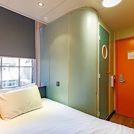 Hotel Easyhotel