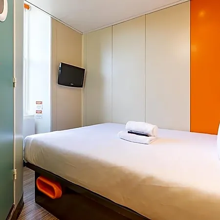 Easyhotel Hotel