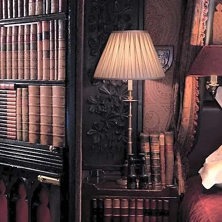 Hotel The Witchery 5*