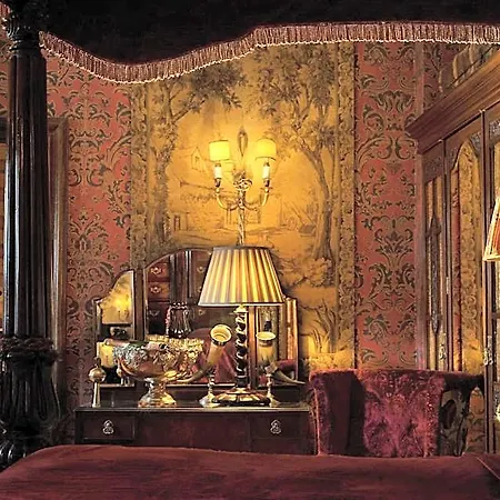 Hotel The Witchery 5*