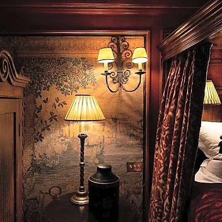 The Witchery 5*