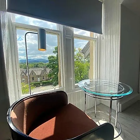 No6 West Coates 3* Edinburgh