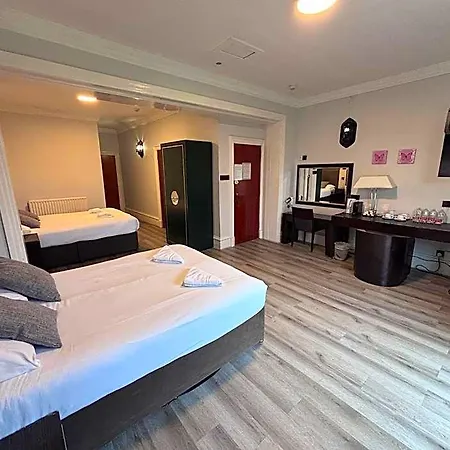 Hotel No6 West Coates 3*