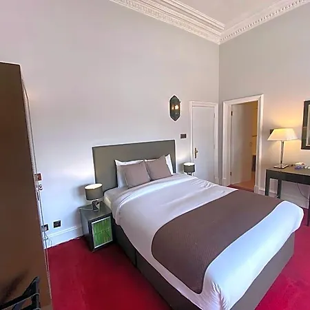 Hotel No6 West Coates 3*