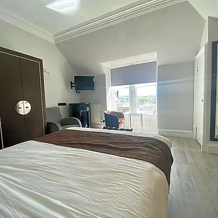 No6 West Coates Hotel 3*