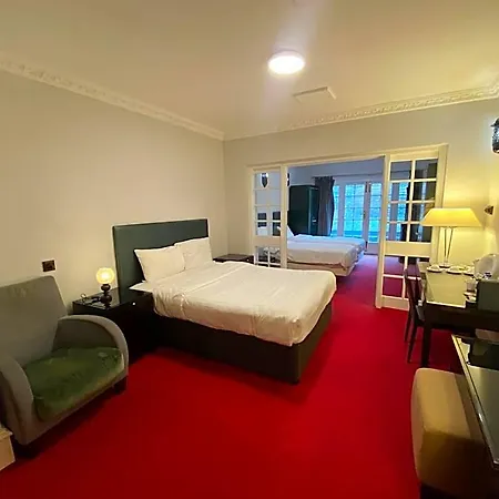 Hotel No6 West Coates 3*
