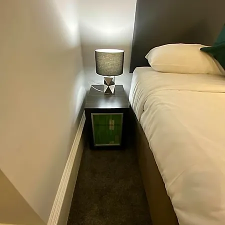 Hotel No6 West Coates 3*