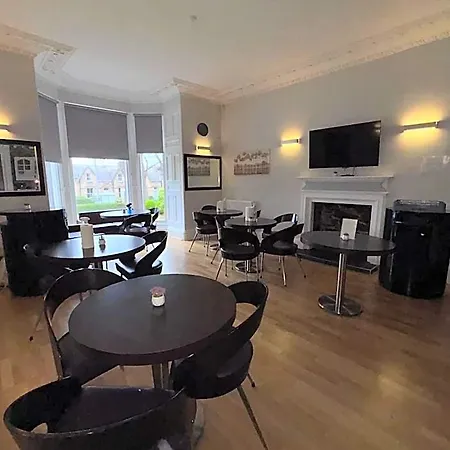 Hotel No6 West Coates 3*