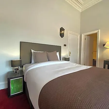 No6 West Coates Hotel