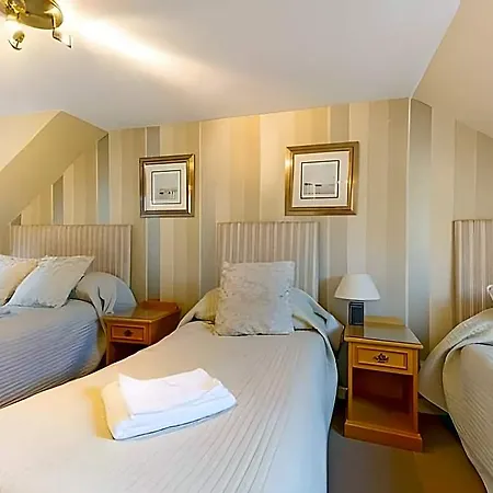 Arden Guest House, Craigmillar Castle Hotel