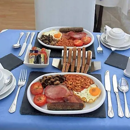Arden Guest House, Craigmillar Castle Hotel