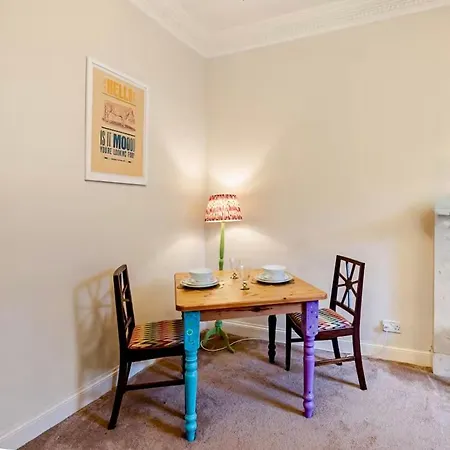 Charming Flat In Quiet Street In Stockbridge