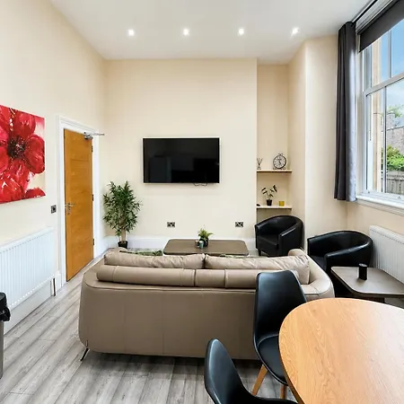 Large Flat In With Mountain Views *