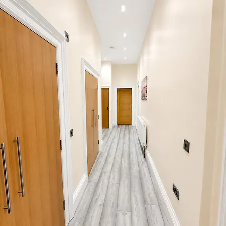 Large Flat In With Mountain Views Εδιμβούργο