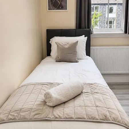 Large Flat In With Mountain Views * Εδιμβούργο