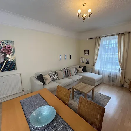 Apartamento Charming 2bd Flat 10 Minutes To Castle Edimburgo