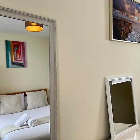 Charming 2bd Flat 10 Minutes To Castle *