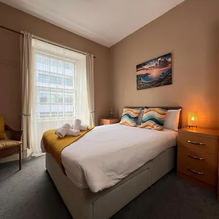 Charming 2bd Flat 10 Minutes To Castle Edimburgo
