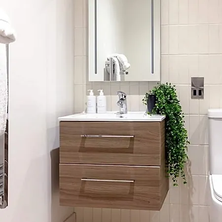 Heeton Concept Queen Street Aparthotel