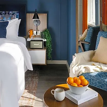 Heeton Concept Queen Street 4*
