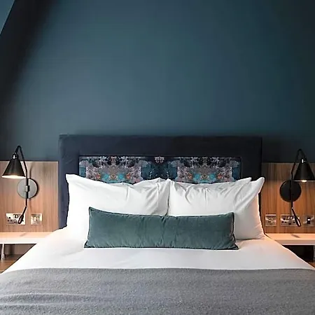 Aparthotel Heeton Concept Queen Street 4*