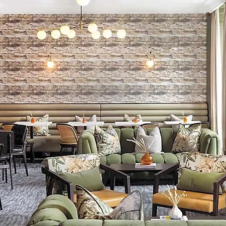 Heeton Concept Queen Street Aparthotel 4*