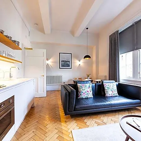 Linton Collection - 28 North Bridge 4* Edinburgh