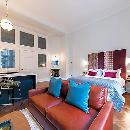 Linton Collection - 28 North Bridge Hotel 4*