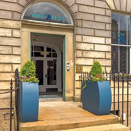 28 York Place 3*