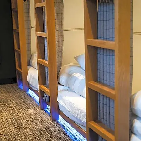 Hostal Code - The Loft,