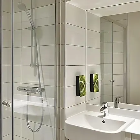 Premier Cc York Place/st Quarter 3*