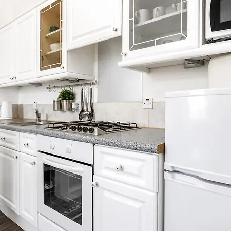 Free Parking - Centre - Stunning Views - Great Location Apartment *