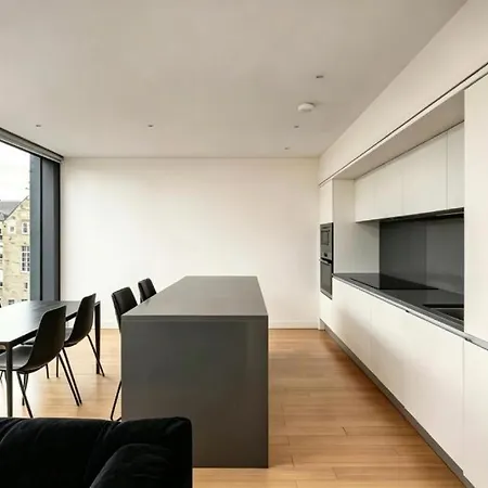 Luxury Nests - Stylish In *