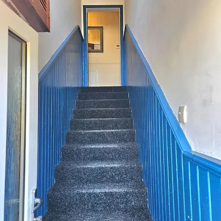 Apartment 2 Bed Apt, 4 Beds, 3 Tvs Parking *